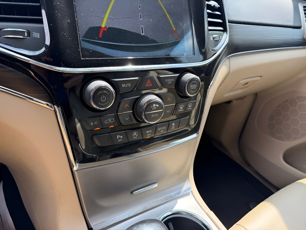 Used 2021 Bright White Clearcoat Jeep Limited image 23