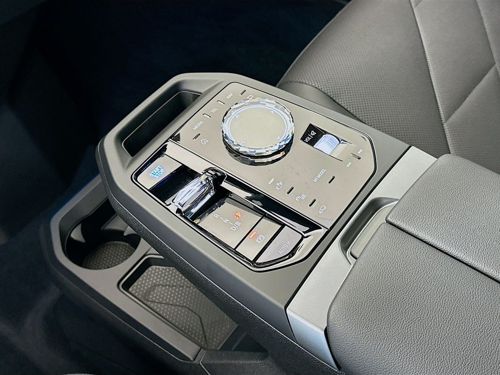 Thumbnail: 2025 BMW iX - 17
