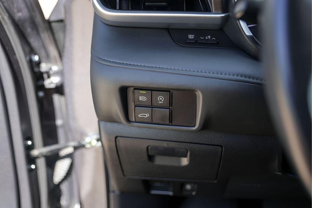 Used Car 2023 Toyota Highlander  Xle For Sale Under $35,000 In Austin, Texas