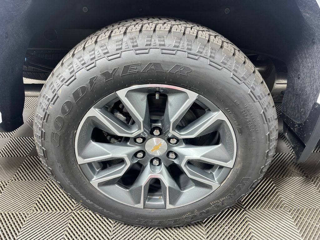Thumbnail: 2026 Chevrolet Silverado 1500 - 16