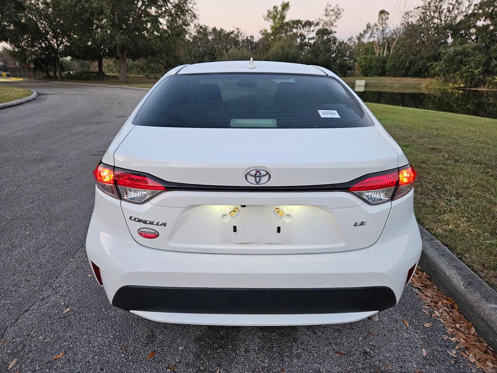 2022 Toyota Corolla LE 4