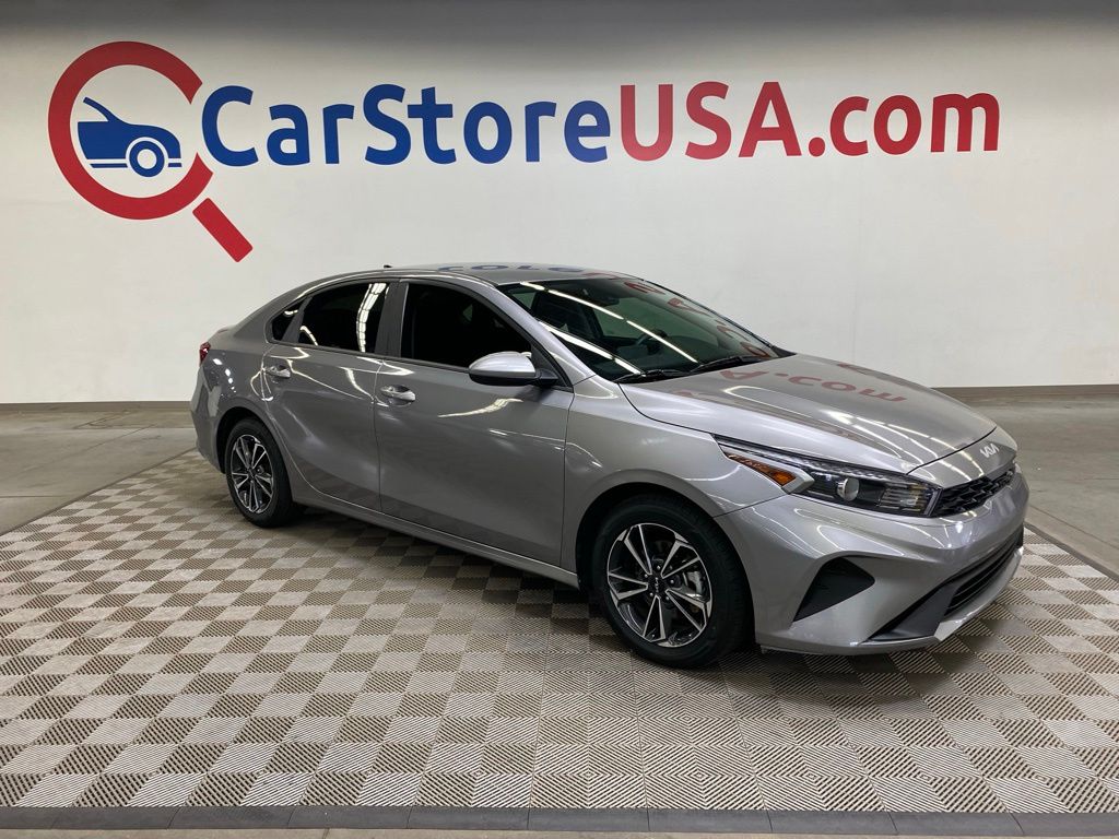 Steel Gray 2024 Kia Forte LXS FWD Sedan Front-Wheel Drive Continuously Variable Transmission