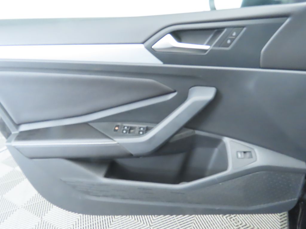 Thumbnail: 2025 Volkswagen Jetta - 24