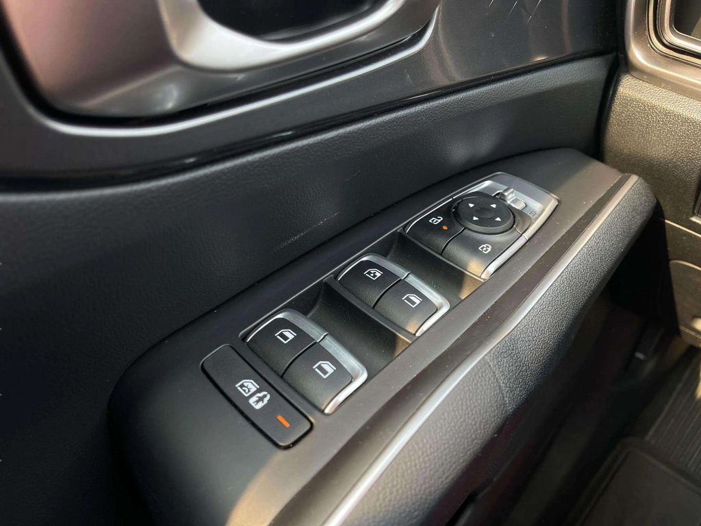 Certified Used 2025 Glacial White Pearl Kia S image 25