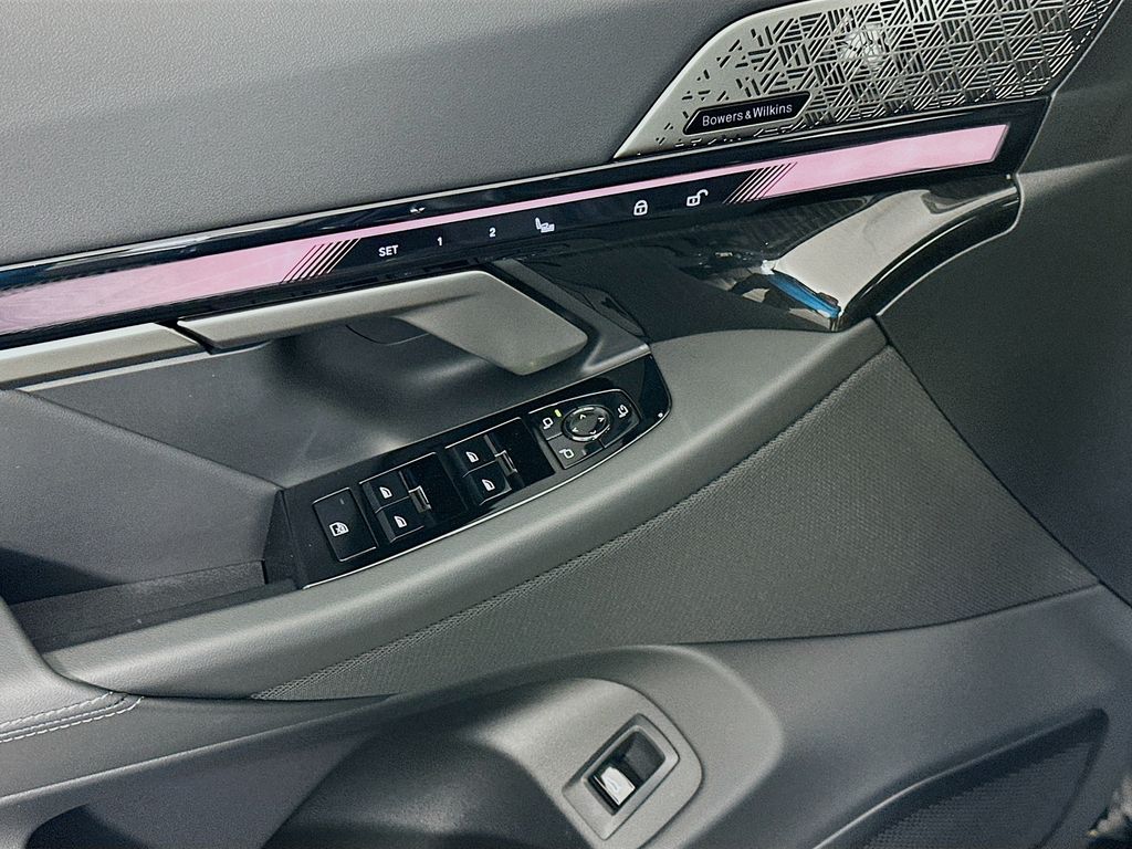 Thumbnail: 2026 BMW 5 Series - 20