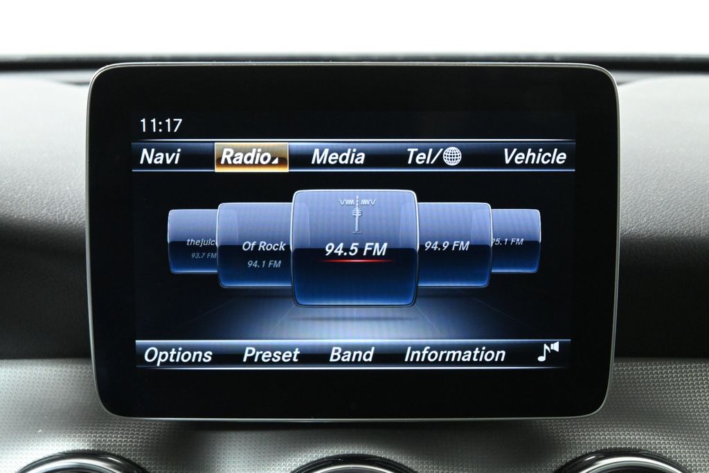 Thumbnail: 2020 Mercedes-Benz GLA - 21