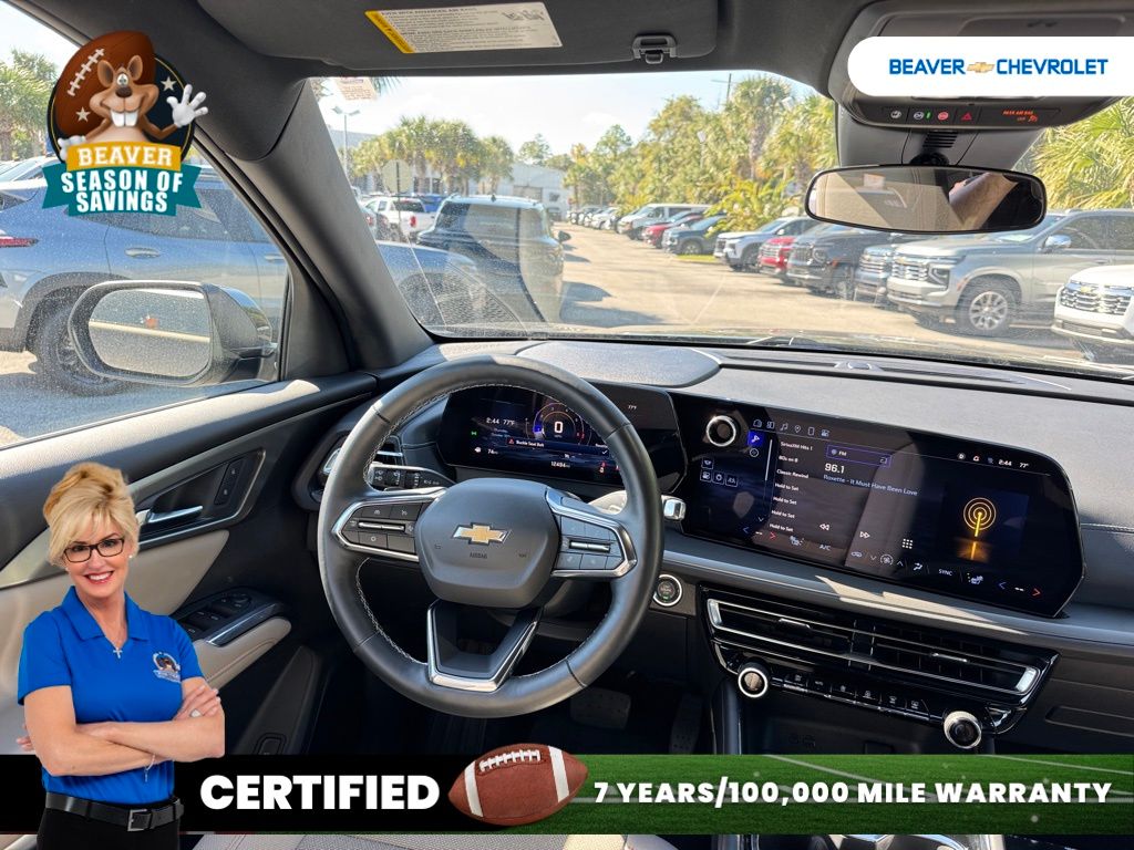 Used 2025 Chevrolet Traverse SUV