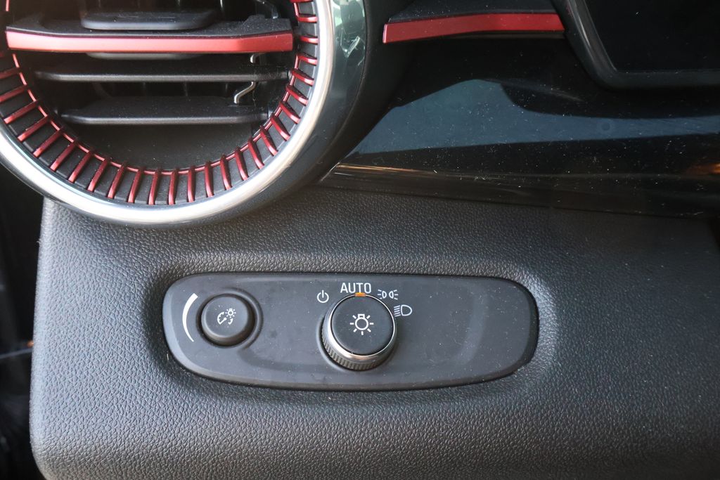 Thumbnail: 2024 Chevrolet Trax - 17