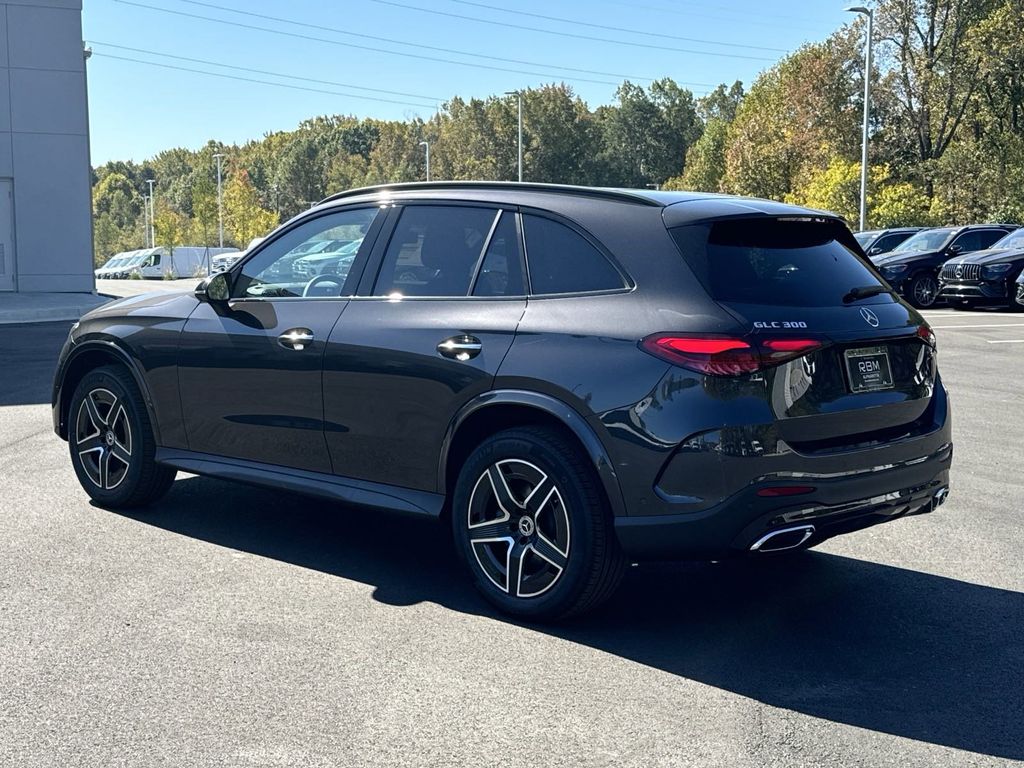 2025 Mercedes-Benz GLC GLC 300 6