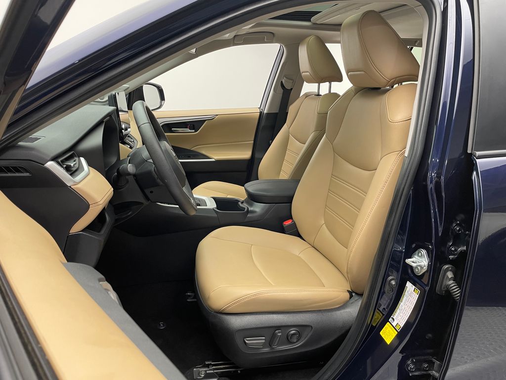 2024 Toyota RAV4 XLE Premium 13
