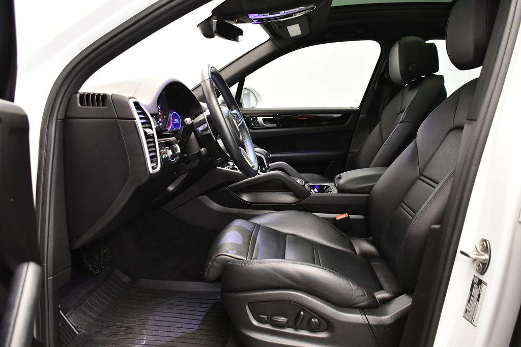 Thumbnail: 2022 Porsche Cayenne - 5