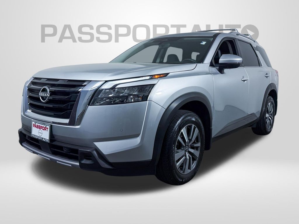 2025 Nissan Pathfinder SL 4WD