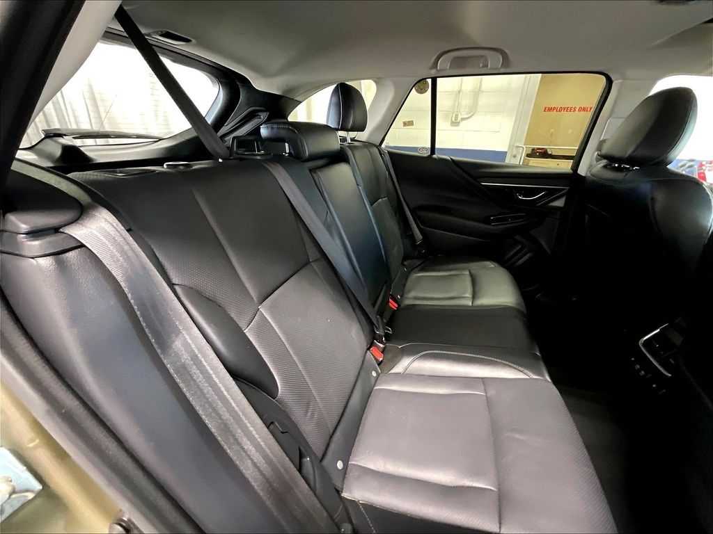 2020 Subaru Outback — photo 16