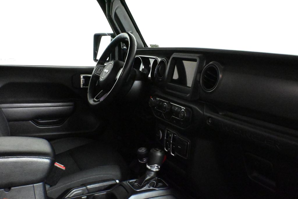 2022 Jeep Wrangler Unlimited Willys 32