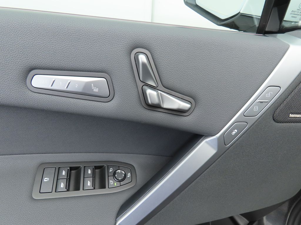 Thumbnail: 2026 BMW iX - 23