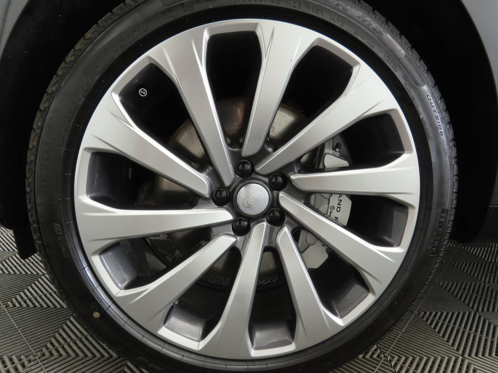 Thumbnail: 2025 Land Rover Range Rover - 30