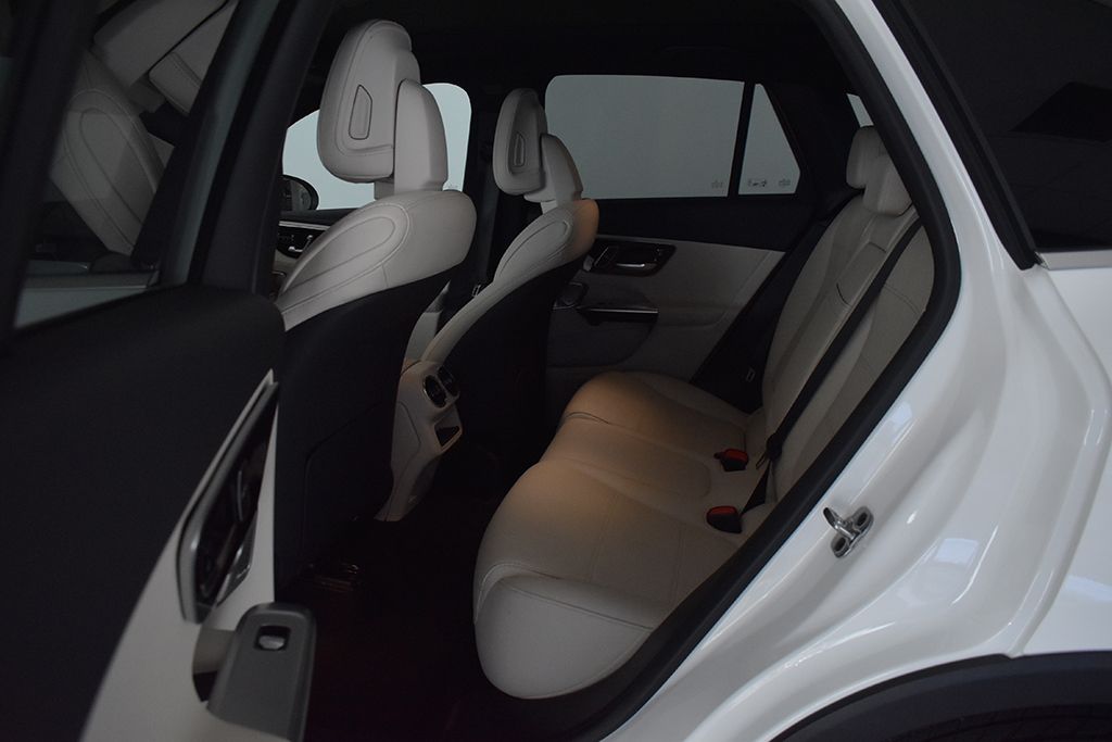 Thumbnail: 2026 Mercedes-Benz GLC - 11