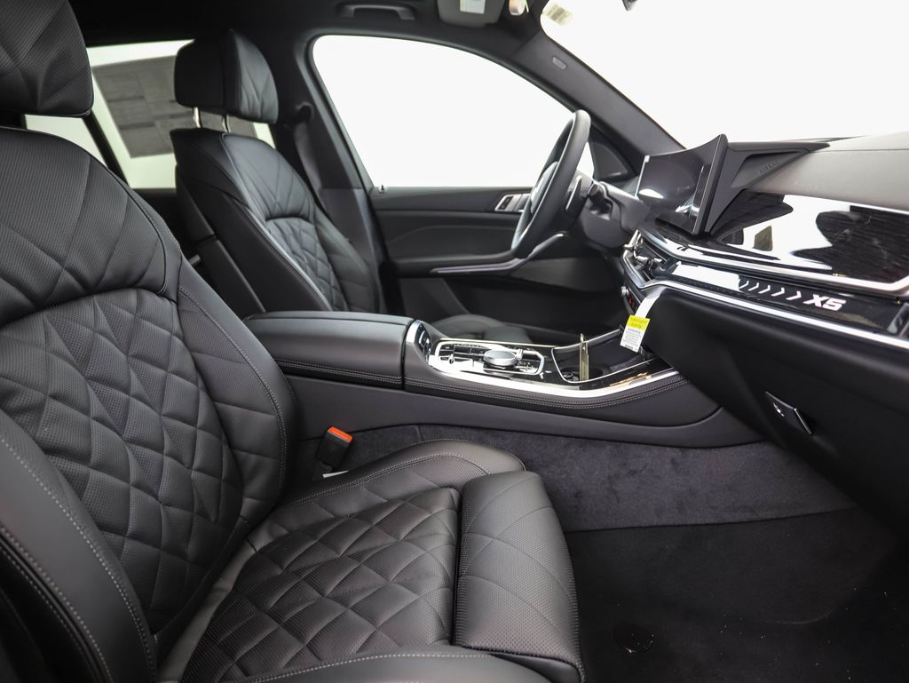 Thumbnail: 2026 BMW X5 - 31