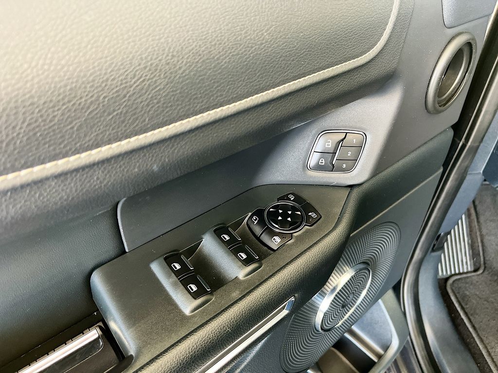 Used 2023 Black Ford XLT image 18