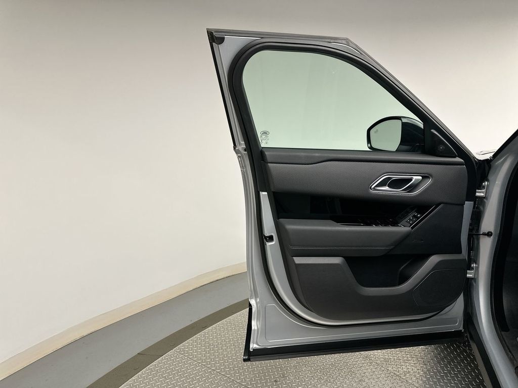 Thumbnail: 2023 Land Rover Range Rover Velar - 9