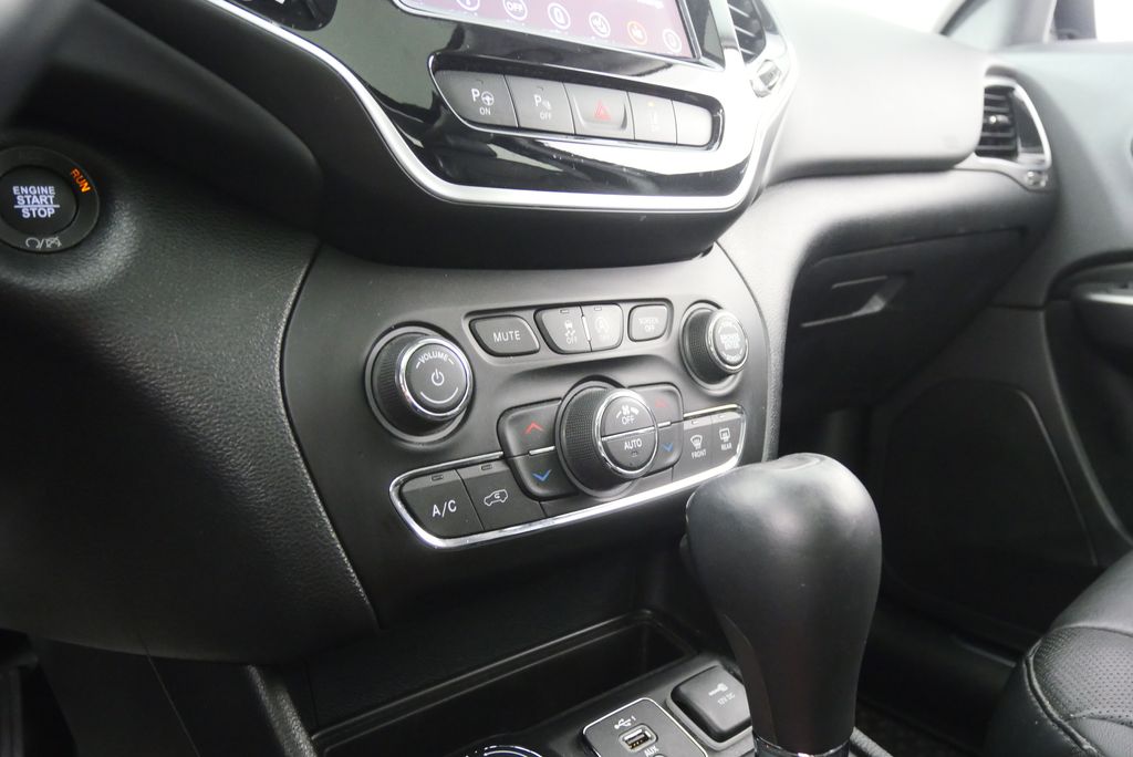 Thumbnail: 2019 Jeep Cherokee - 26