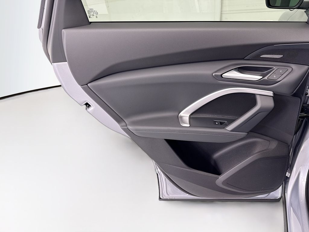 Thumbnail: 2026 Audi Q5 - 25