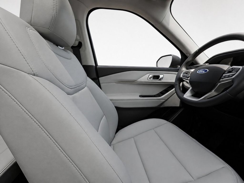 New 2026 Carbonized Gray Metallic Ford Active image 11