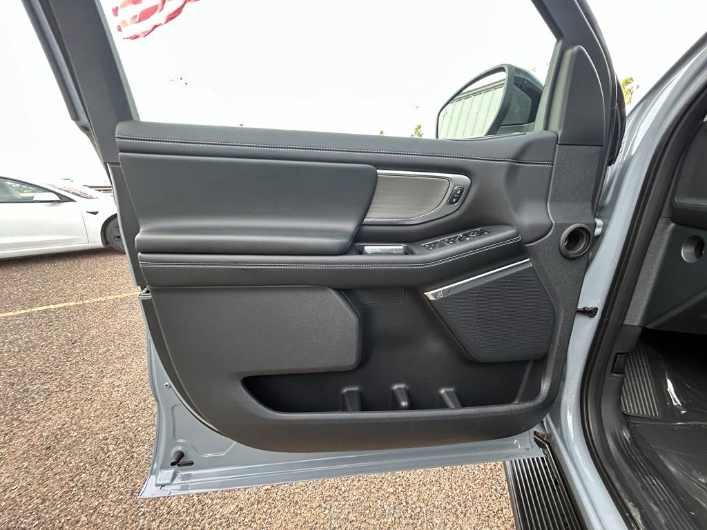 New 2027 Gray Ford Platinum image 20