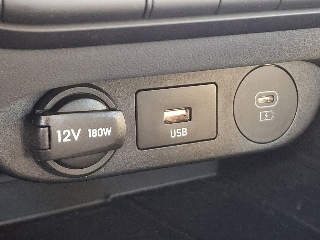 Thumbnail: 2025 Hyundai Elantra - 28