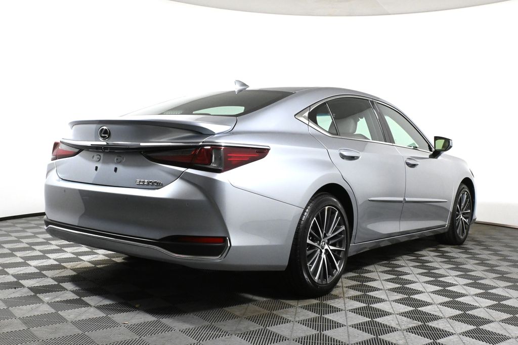 Thumbnail: 2025 Lexus ES - 7