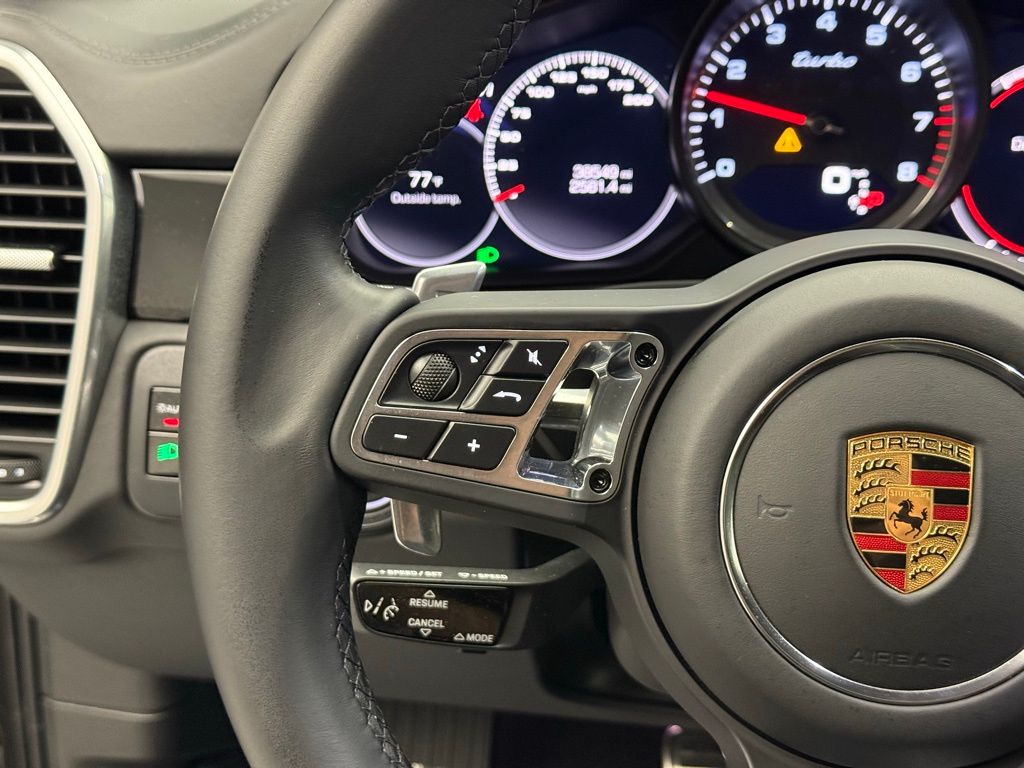 2021 Porsche Cayenne Turbo 13