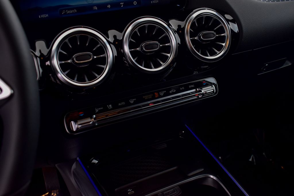 Thumbnail: 2026 Mercedes-Benz GLA - 12