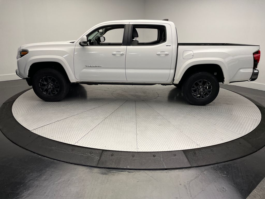 Thumbnail: 2022 Toyota Tacoma - 8
