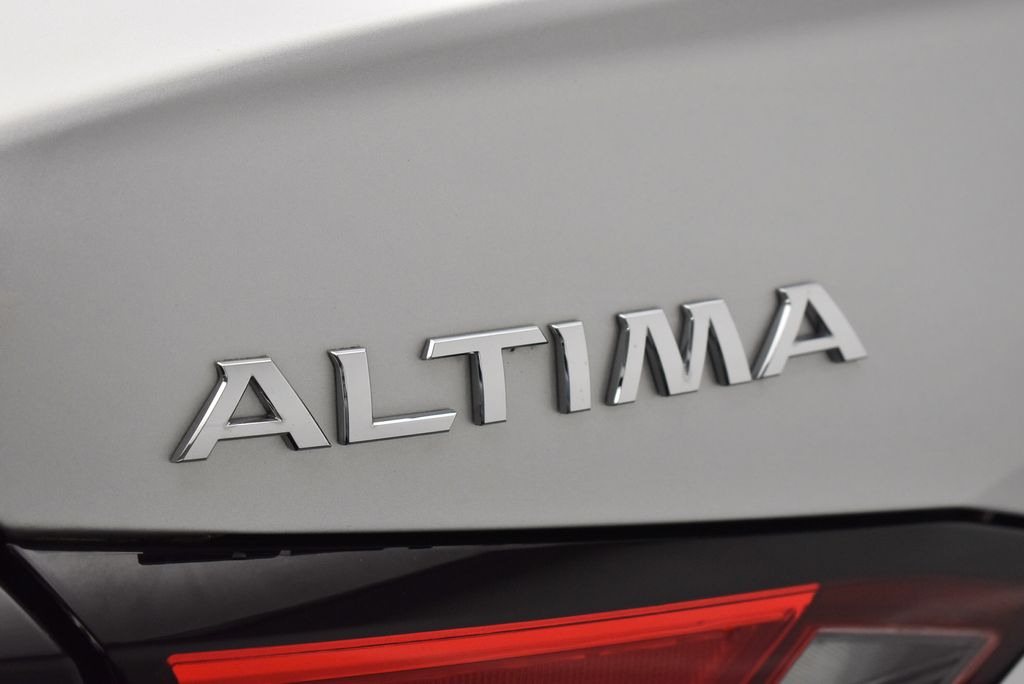 Thumbnail: 2022 Nissan Altima - 9