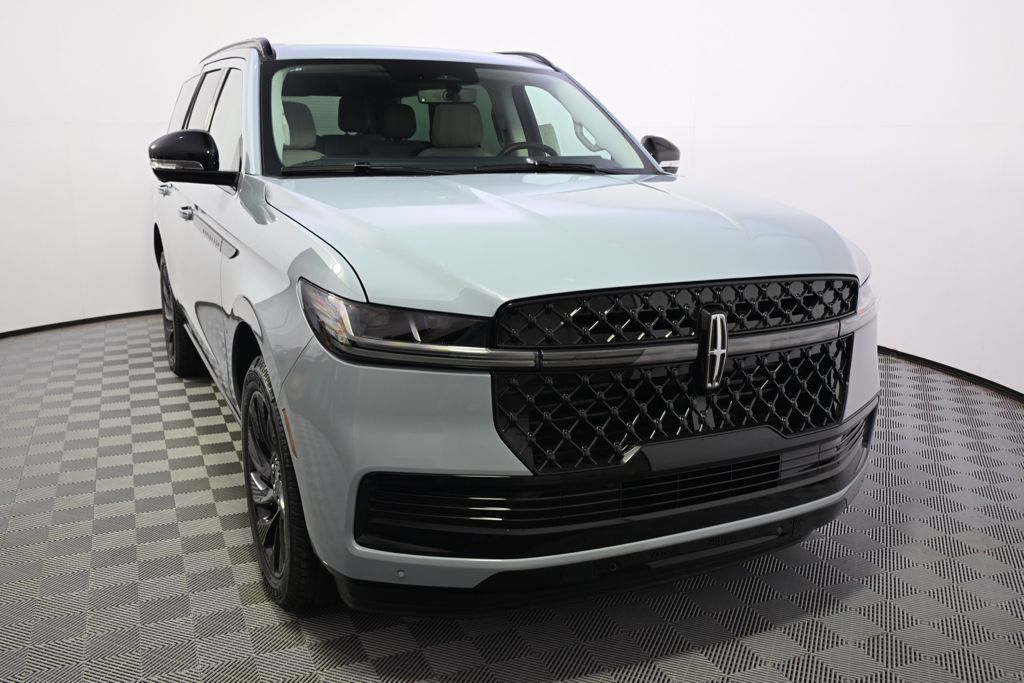 New 2026 Gray Lincoln Reserve image 9