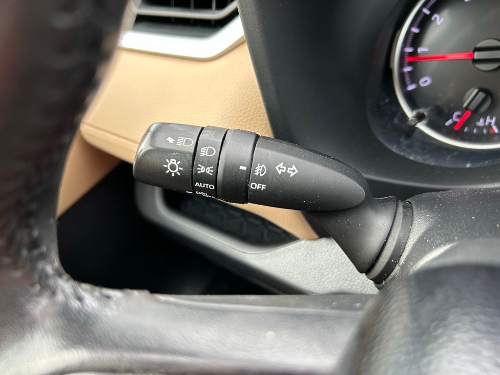 Thumbnail: 2021 Toyota RAV4 - 22