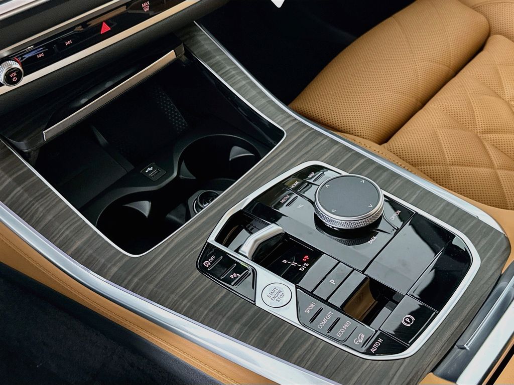 Thumbnail: 2026 BMW X5 - 15