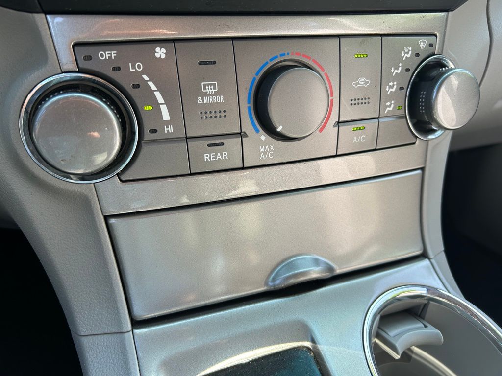 Thumbnail: 2012 Toyota Highlander - 29