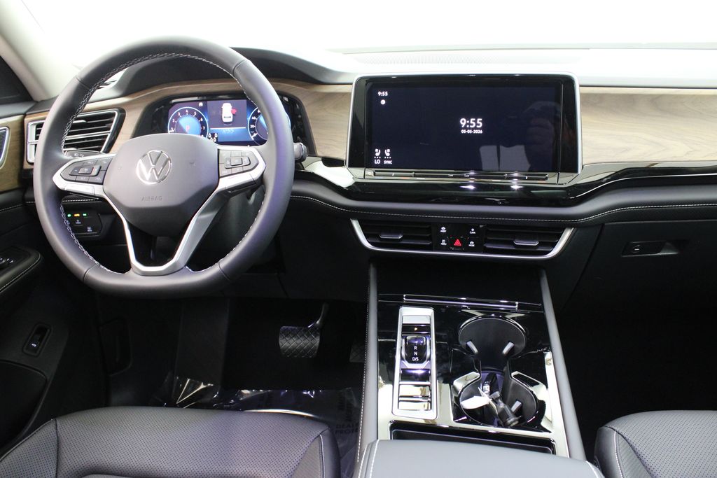 new 2026 Volkswagen Atlas car, priced at $43,361