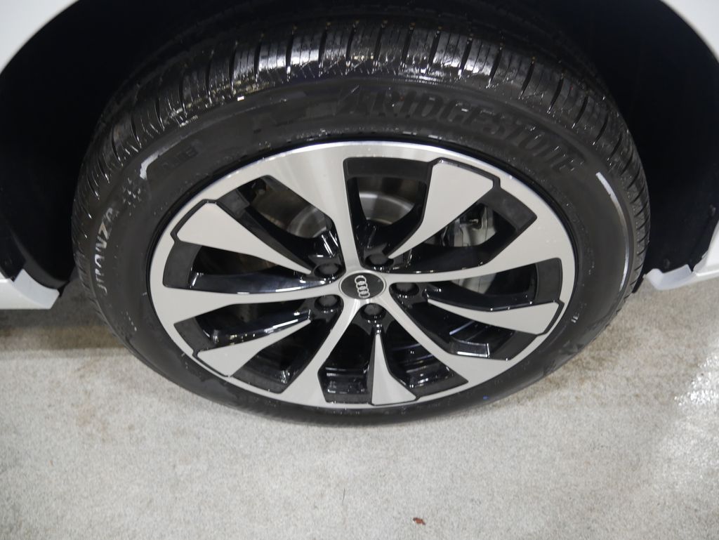 Thumbnail: 2026 Audi Q3 - 15