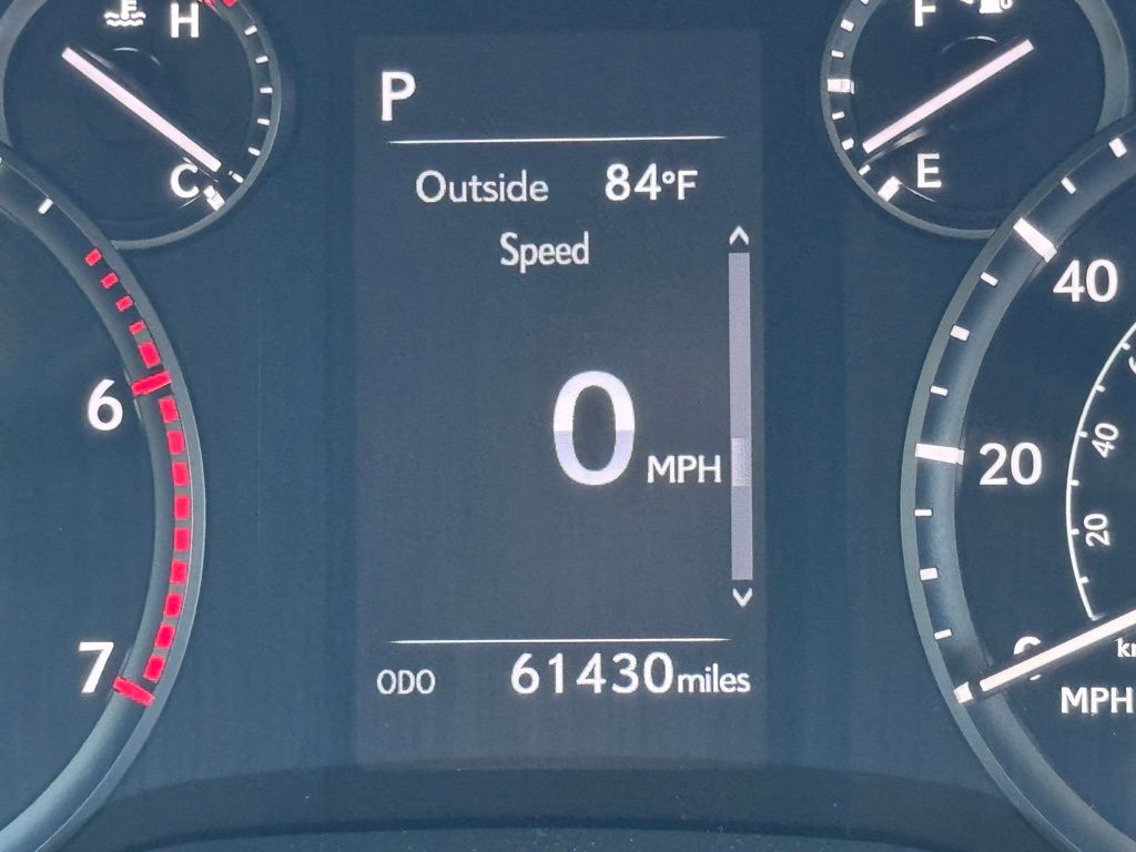 2023 Lexus GX 460 Premium photo 3