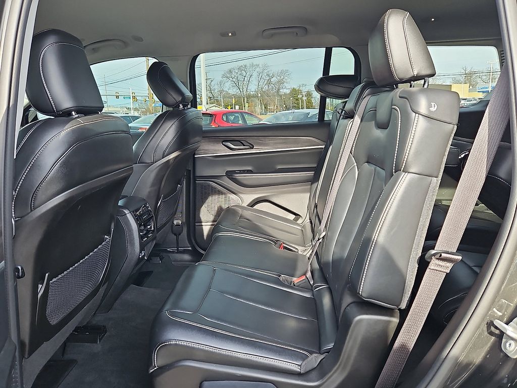 Thumbnail: 2023 Jeep Grand Cherokee L - 12