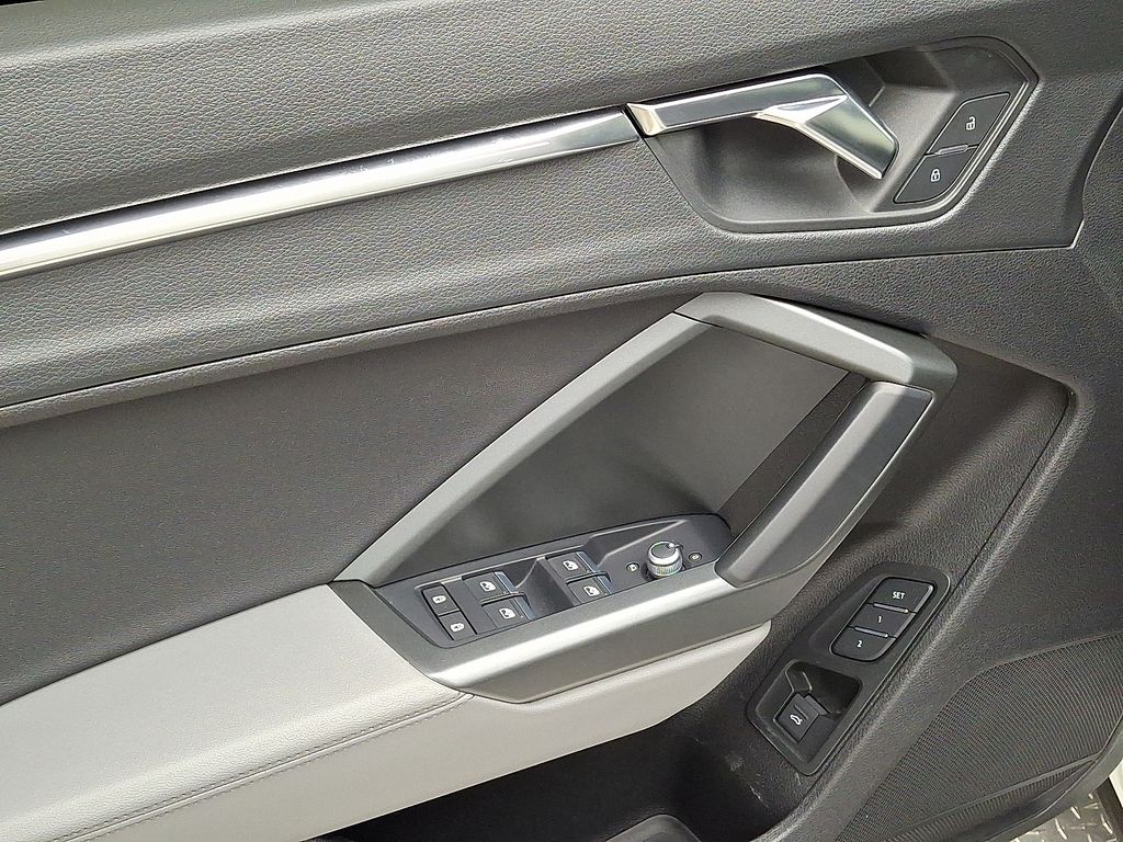 Thumbnail: 2022 Audi Q3 - 12