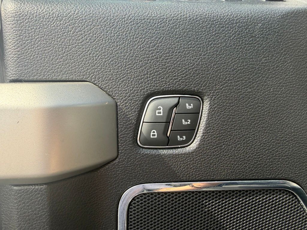 2021 Ford F-250SD Lariat Black at Luther Ford