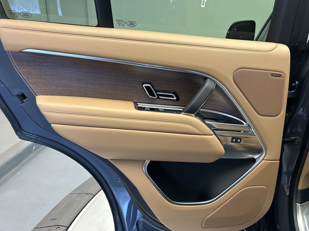 Thumbnail: 2026 Land Rover Range Rover - 23