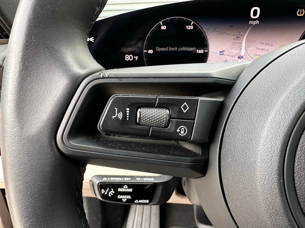 Thumbnail: 2023 Porsche Taycan - 17