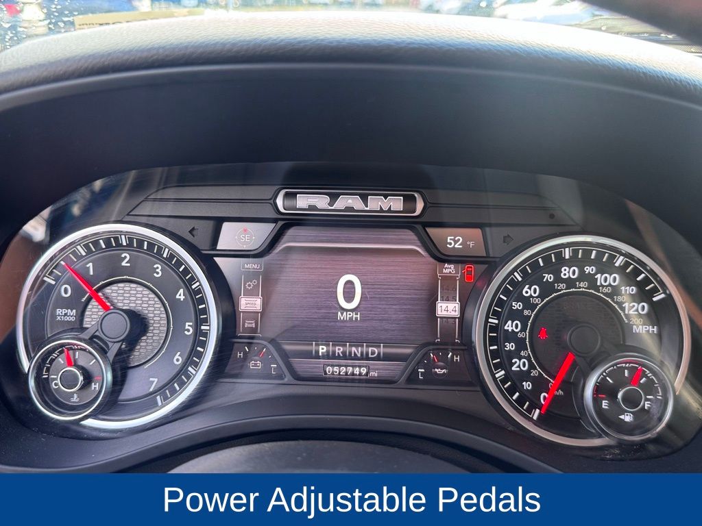 2022 Ram 1500 Big Horn Crew Cab 4x4 5'7" Box