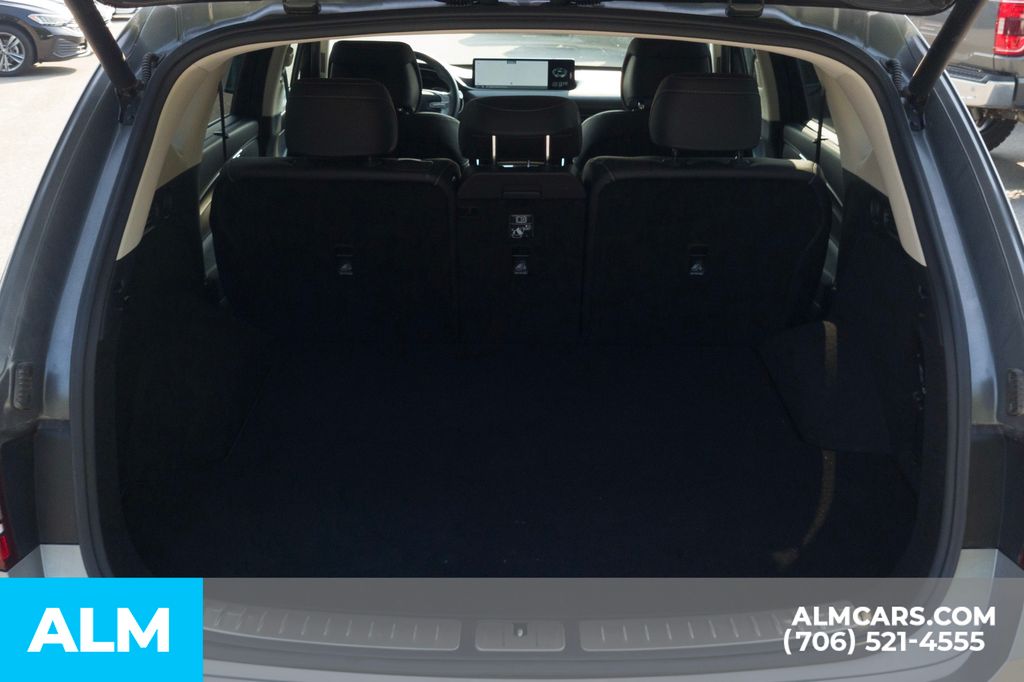 Used 2024 Silver Genesis 2.5T image 8