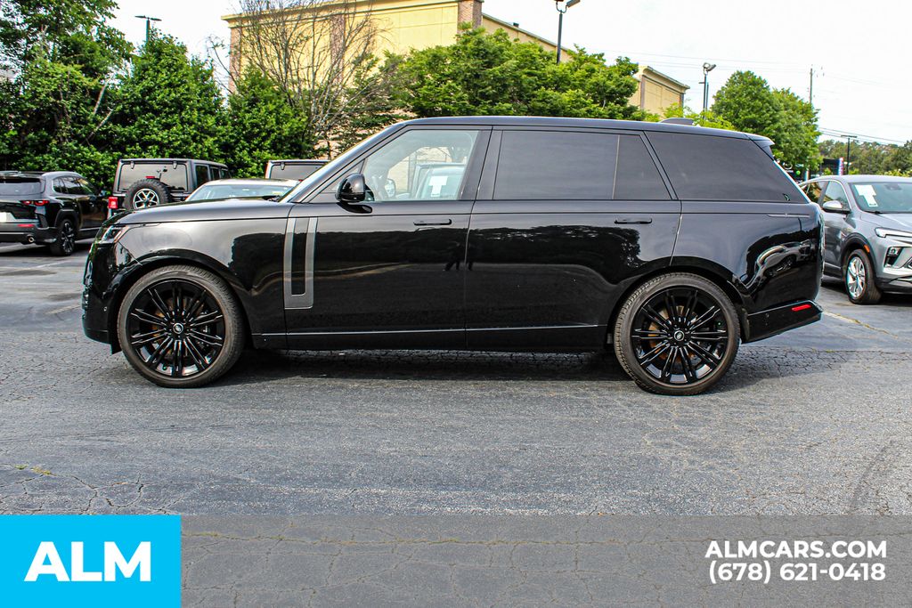 Used 2024 Black Land Rover SE image 7