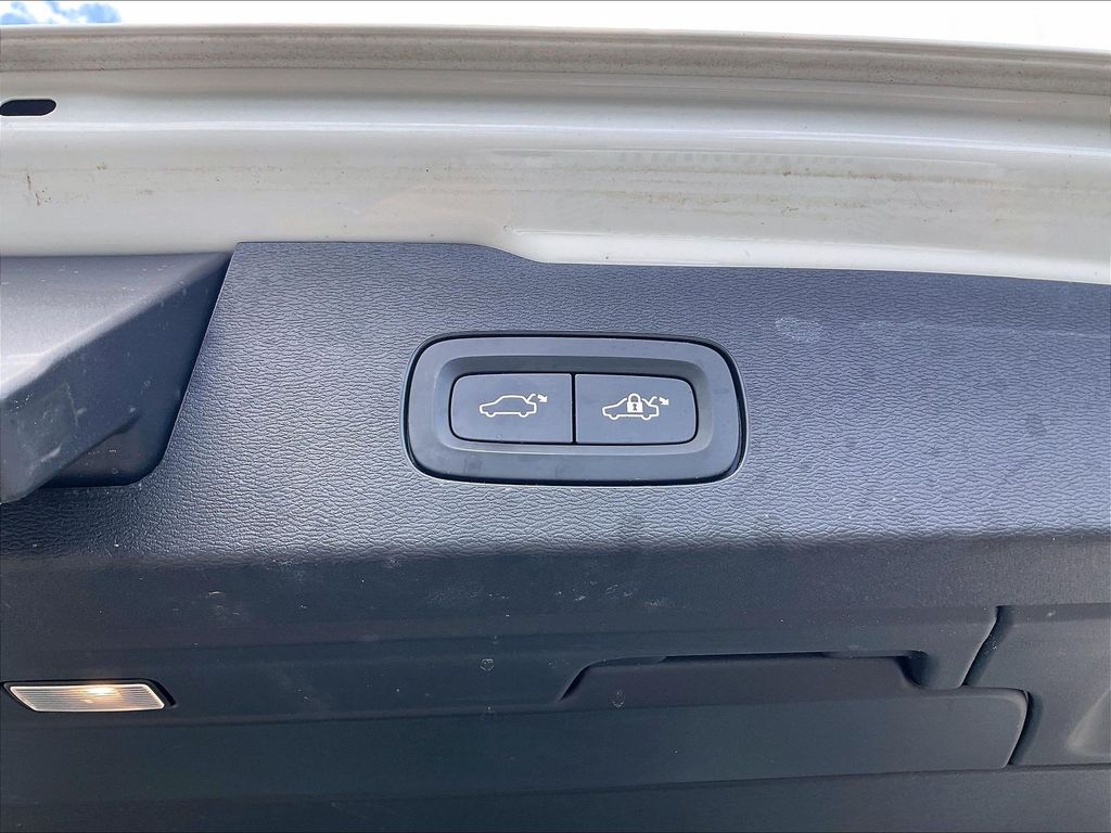 2025 Volvo V60 Cross Country — photo 35